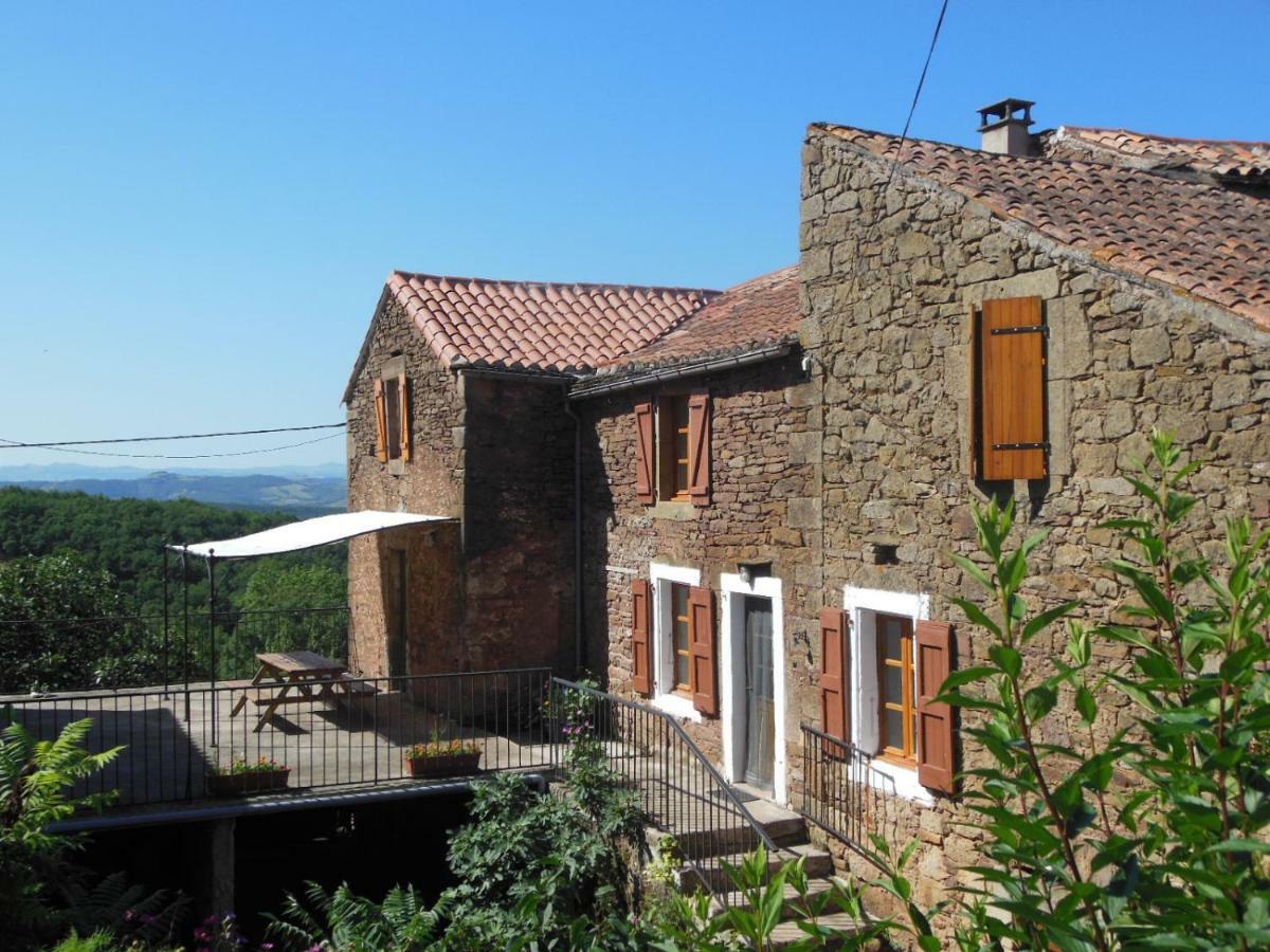 Grand Gite A La Ferme Villa Les Costes-Gozon Exterior photo